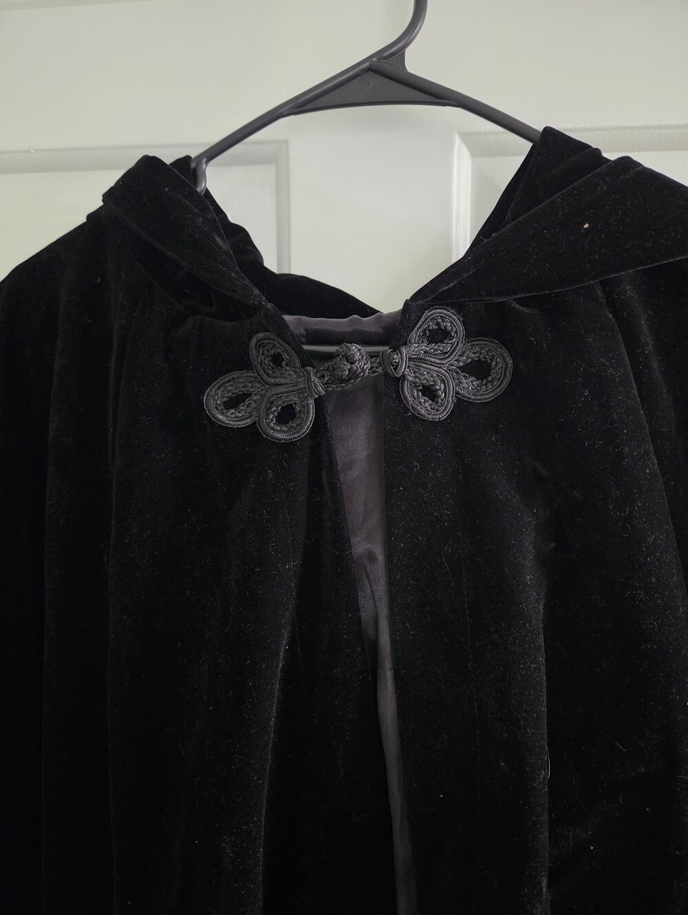 Long Black Gothic Velvet Cape halloween cosplay dressup witchy dark one size - Picture 4 of 11